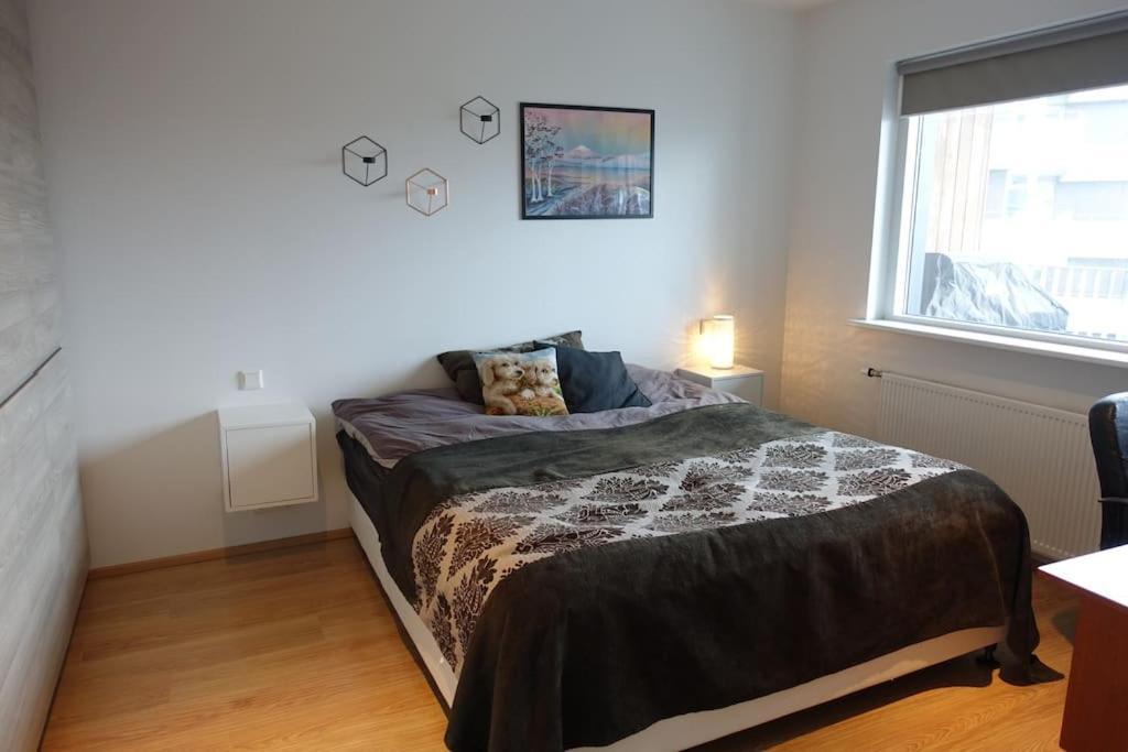 Beautiful Flat In Downtown Reykjavik With A Veiw Lägenhet Exteriör bild