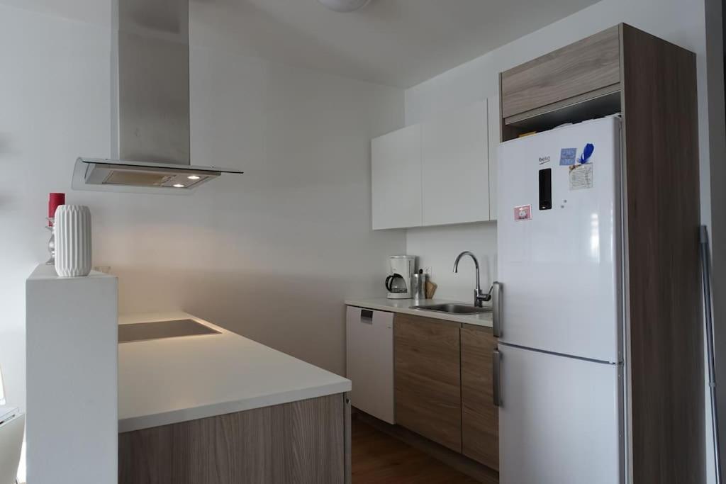 Beautiful Flat In Downtown Reykjavik With A Veiw Lägenhet Exteriör bild